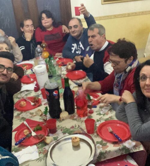 Natale per me è famiglia radunata a tavola